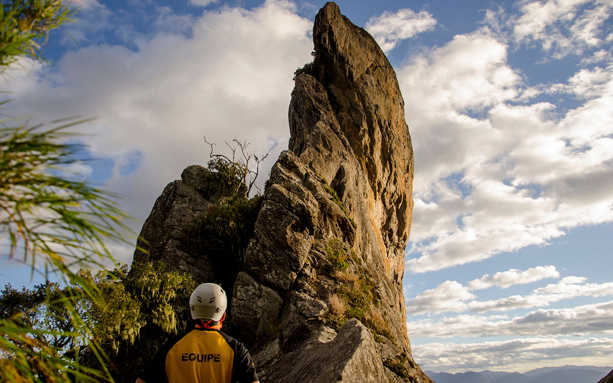 Acesso ao Col com vista para Pedra do Ba