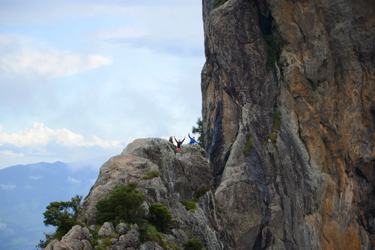 Bauzinho de frente para a Pedra do Ba