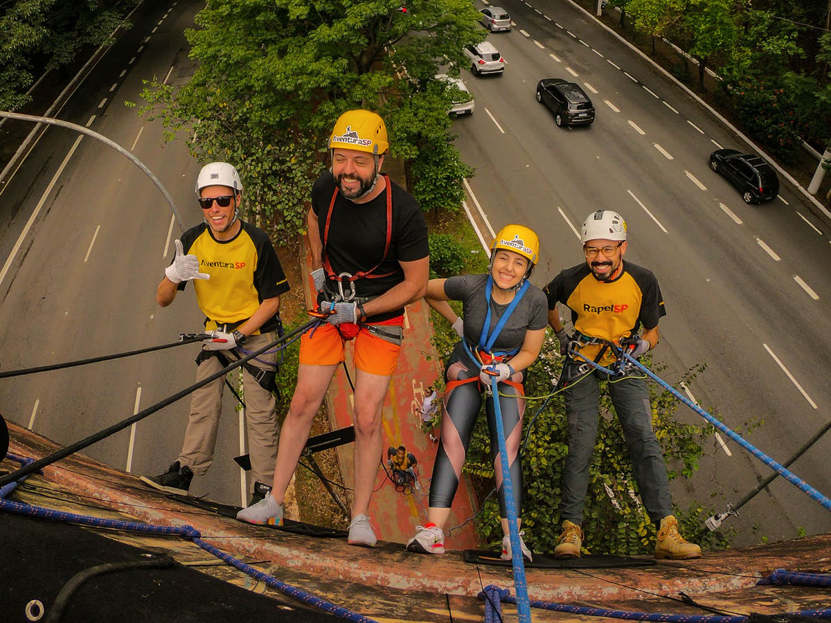 Rapel para iniciantes descida em dupla acompanhada